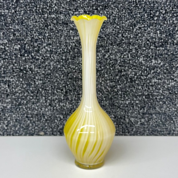 Vintage Yellow White Swirl Glass Bud Vase Ruffled Scalloped Rim Hand Blown 10" - Picture 4 of 11